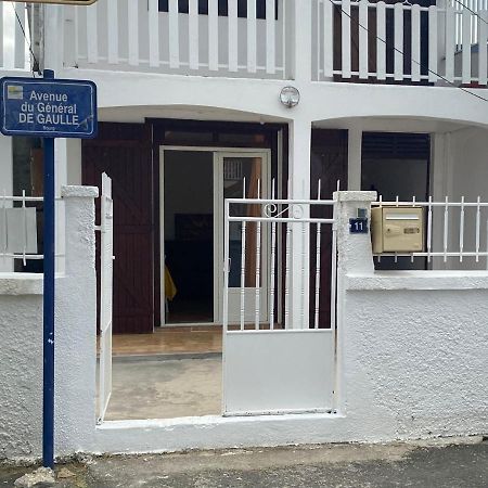 Appartement A Proximite De La Plage Du Bourg ! Sainte-Anne  Dış mekan fotoğraf