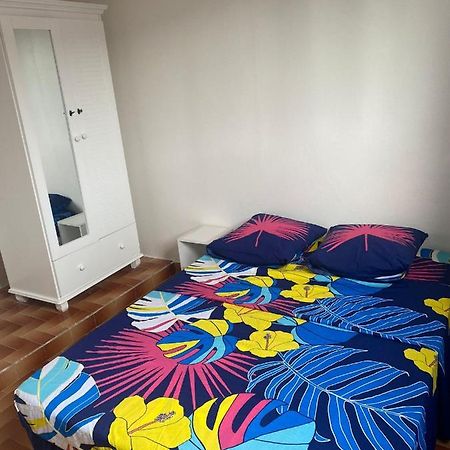 Appartement A Proximite De La Plage Du Bourg ! Sainte-Anne  Dış mekan fotoğraf