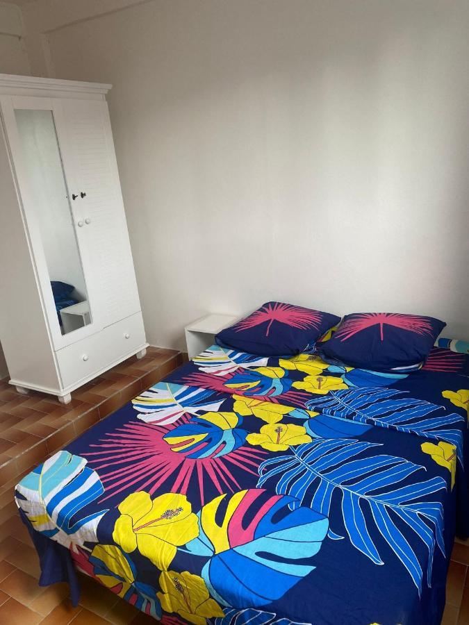 Appartement A Proximite De La Plage Du Bourg ! Sainte-Anne  Dış mekan fotoğraf